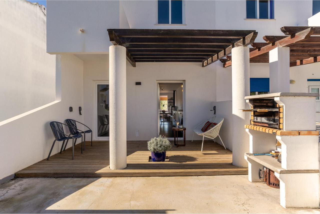 Beach House Clerigo - 2 Unique Apartments อัลเจซูร์ ภายนอก รูปภาพ